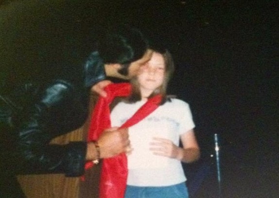 Lou Vudo Gives Ashley A Kiss and Scarf